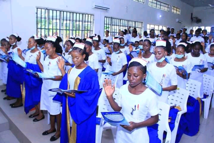 Nursing students taking the professional oath at induction